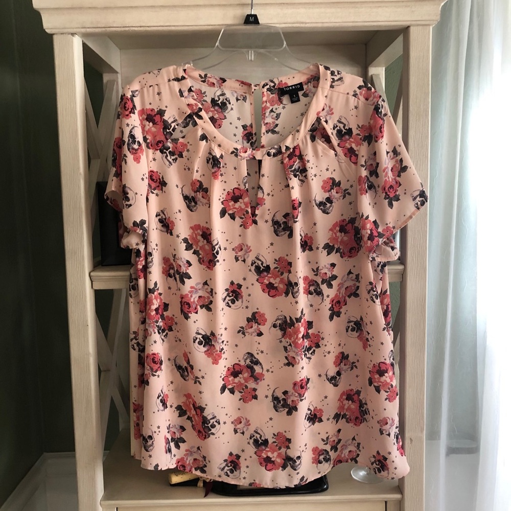 Torrid skull top